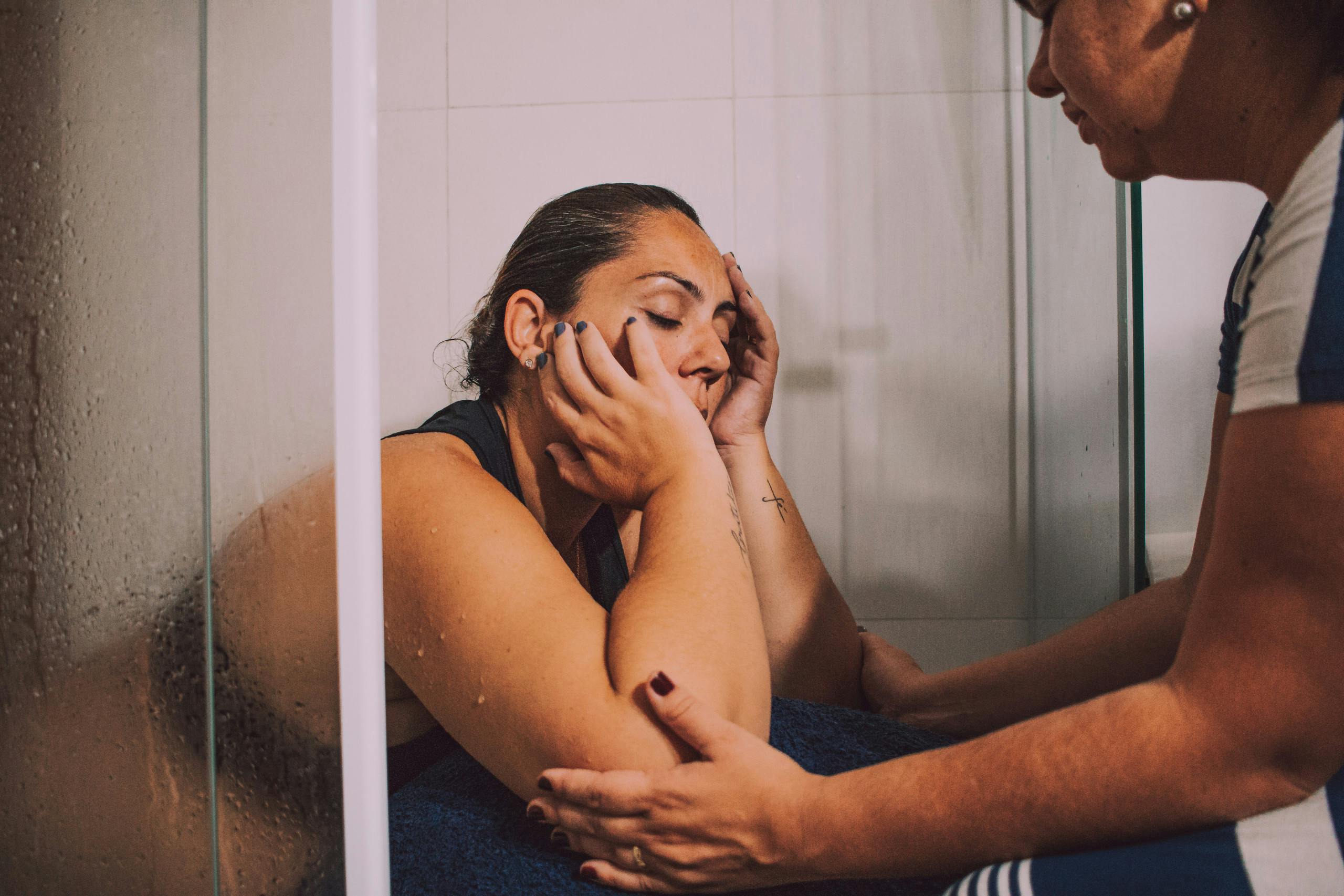 doula ajudando grávida